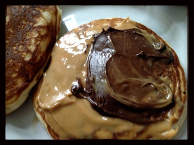 Pancake Heaven! Mit Erdnussbutter und Nutella <3